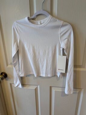 lululemon Classic-Fit White Cotton-Blend Long Sleeve Top Sz 0.  NWT